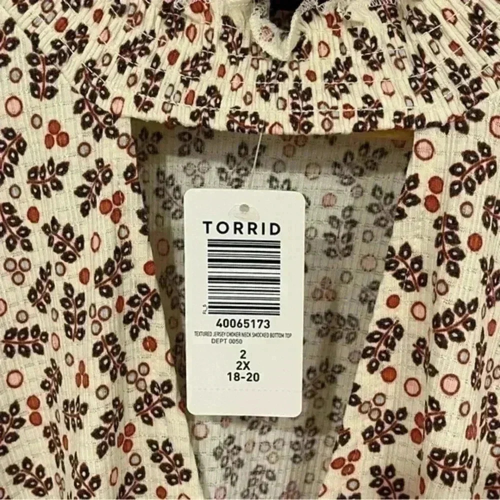 TORRID Textured Jersey Choker Neck Smocked Bottom Top - Picture 7 of 9